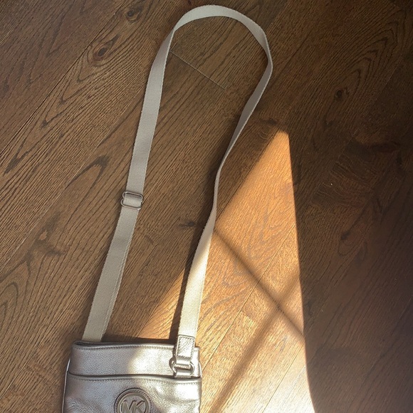 Michael Kors Crossbody Purse - Picture 4 of 8